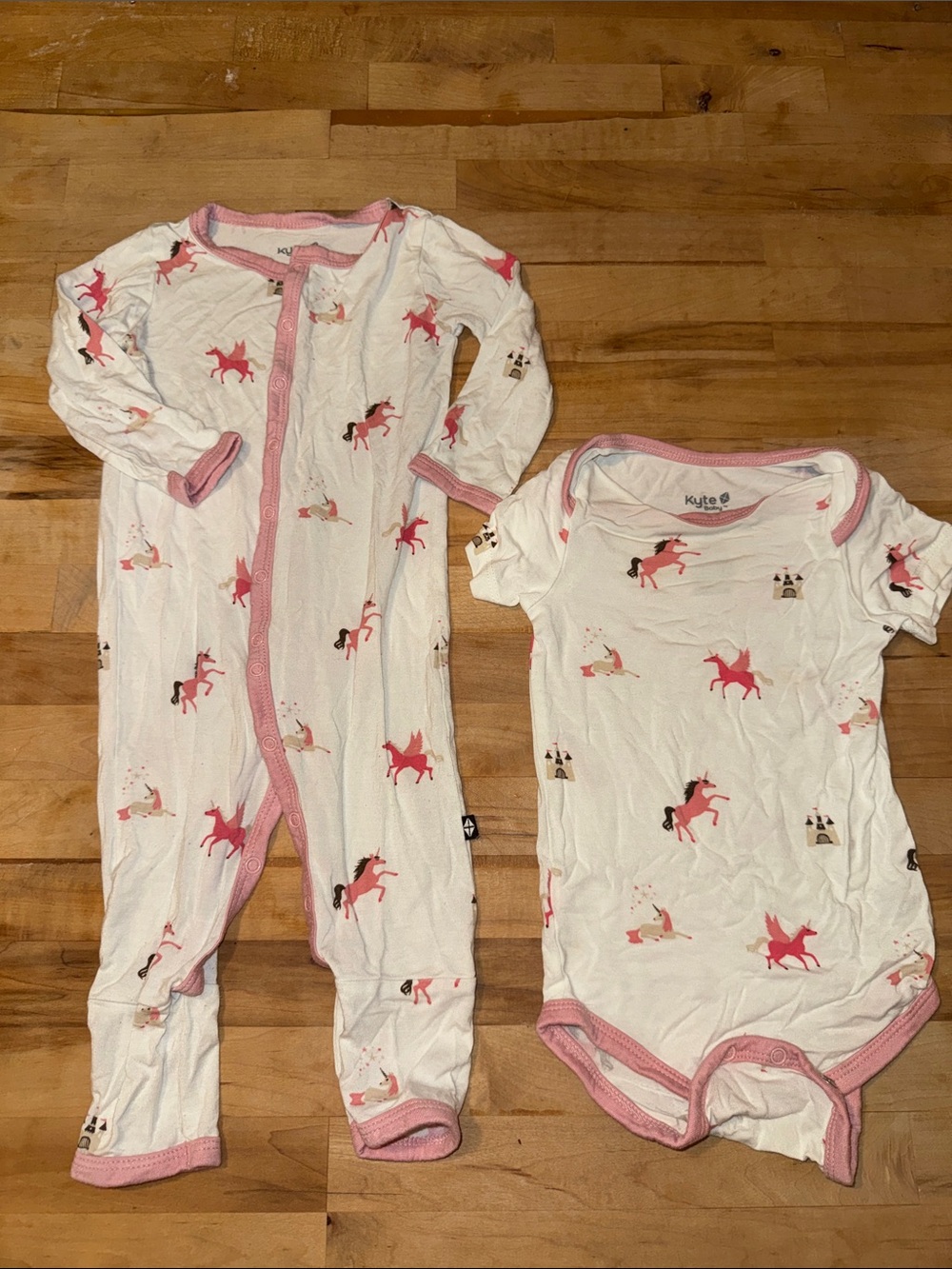 Kyte BABY White and Pink Unicorn One-Piece & Bodysuit Set
